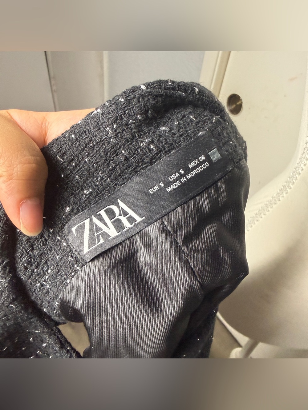 Zara Tweed Cropped Vest Women's Small Black Gold Button Boucle Parisian Luxe - Picture 6 of 7